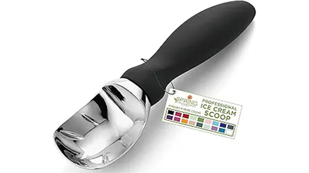 heavy duty scoop with comfortable handle