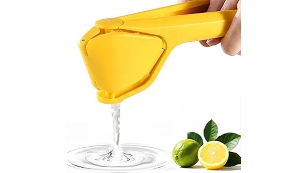 manual citrus juicing device