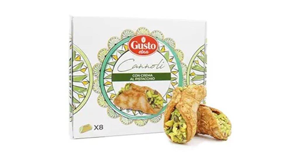sicilian cannoli with pistachios